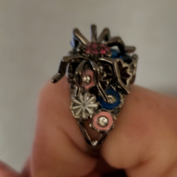 *Sale* New Sapphire Spider Drop Oil Flower Ring. - Picture 3 of 12